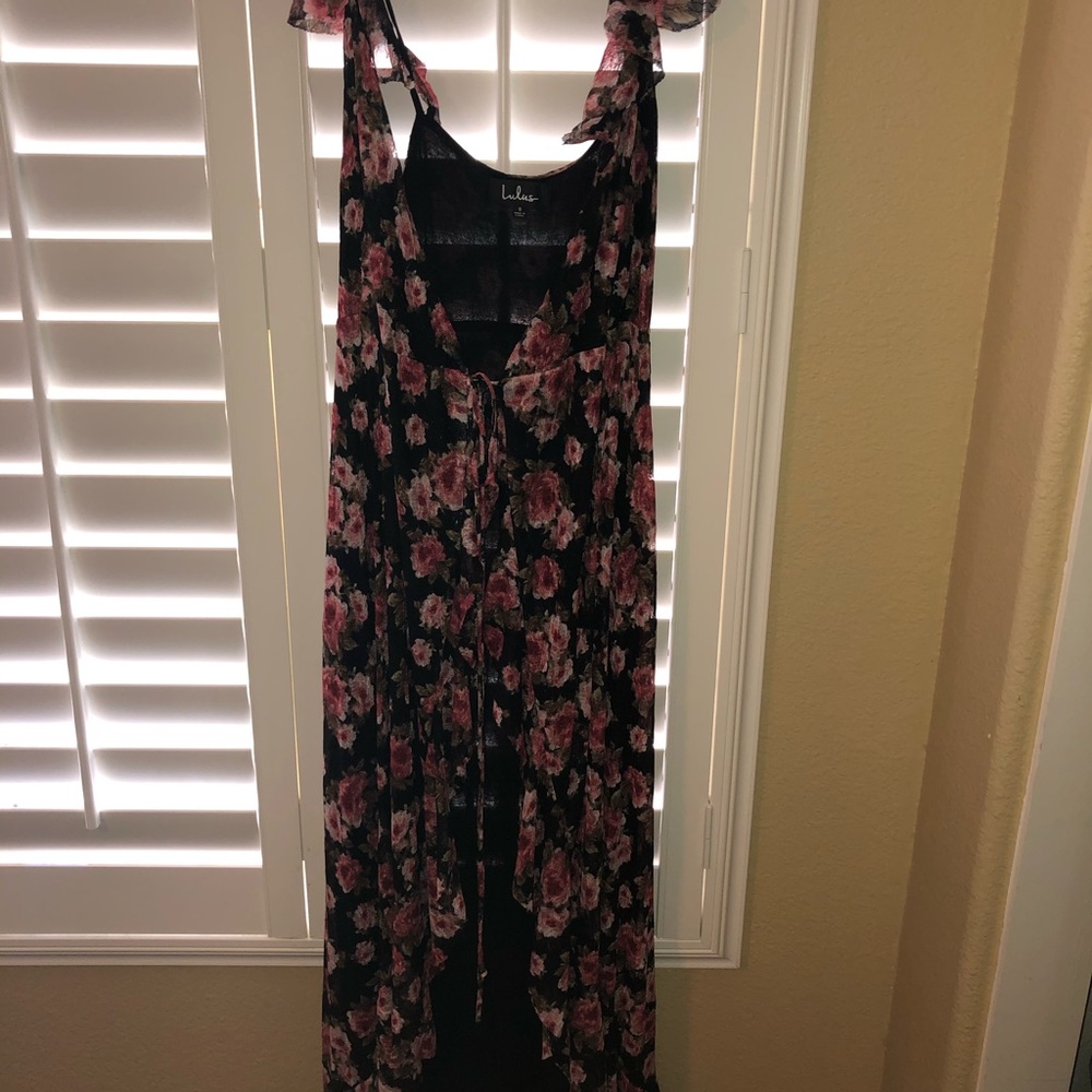 Lulu’s gorgeous black wrap maxi dress! - Picture 3 of 3
